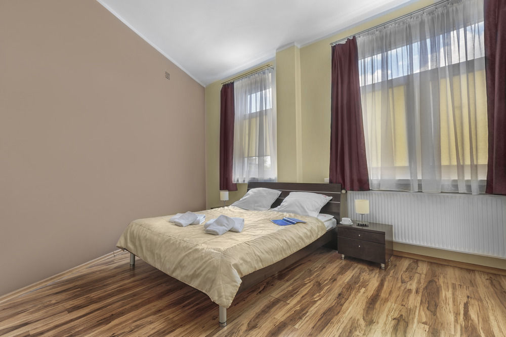 Appartement Adler Bed&Breakfast à Łódź Extérieur photo